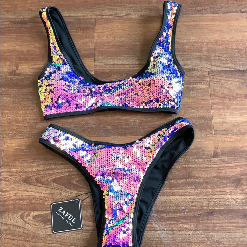 Colorful sequin bikini - Picture 1 of 2